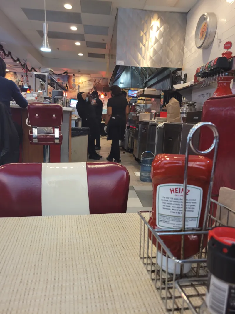 Full English or Full American? Pulling Up a Stool at Five US-Themed Casino Lobbies