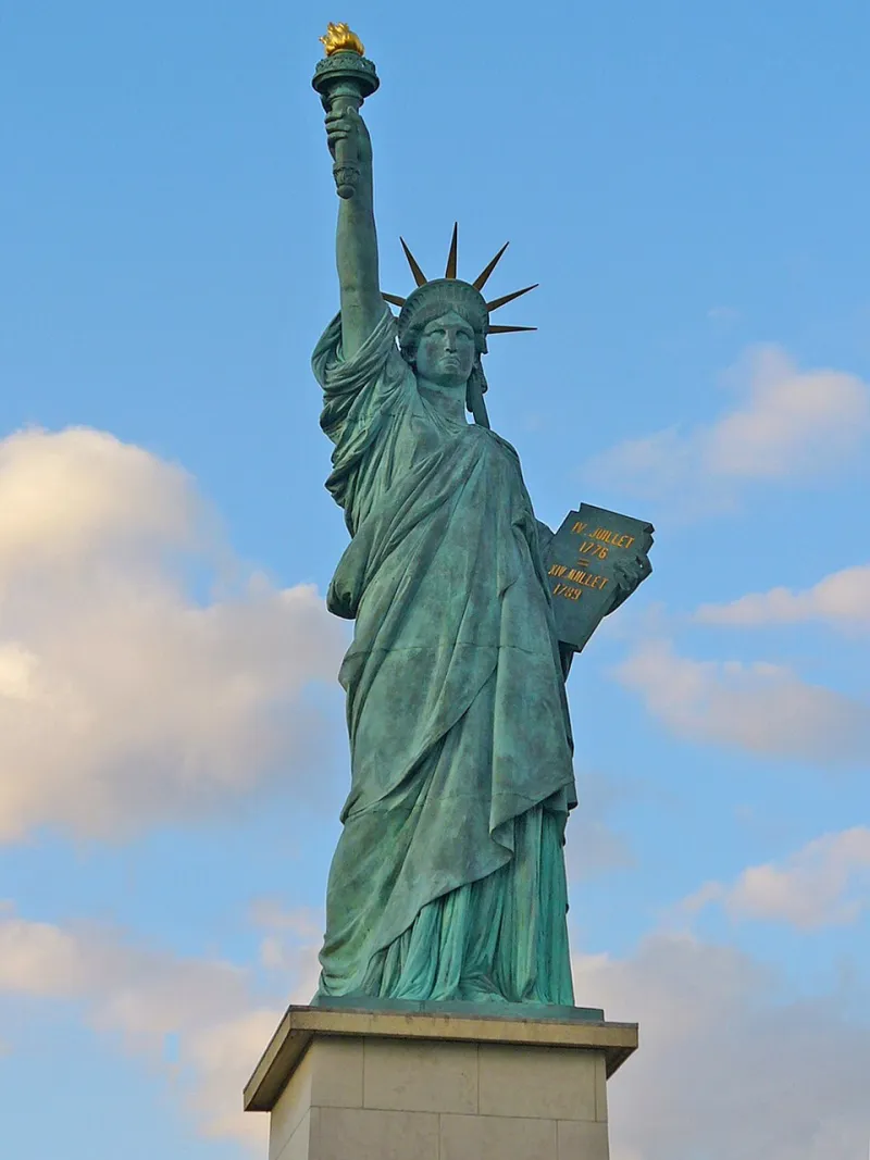Statue of Liberty or Mega Moolah: Whose Jackpot Really Pays Out in Pounds?