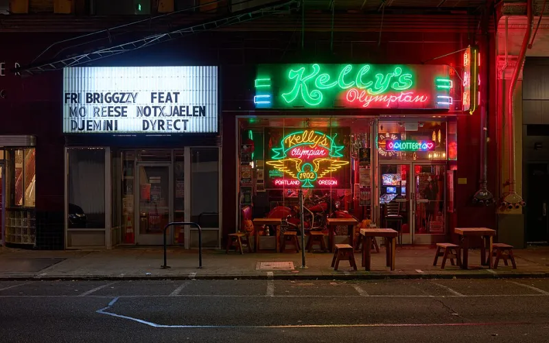 Diner Lights and Dollar Bills: Which US-Themed Casino Actually Earns Its Green Card?